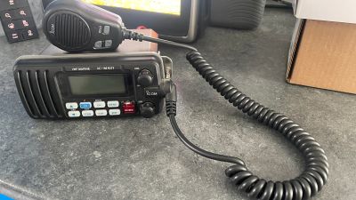 VHF Icom Ic-m421