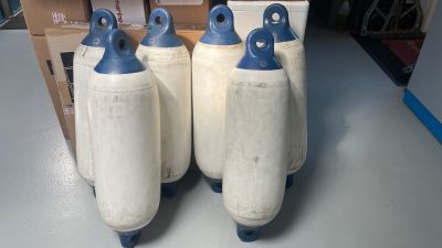 Fendere 8 x 27