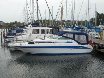 Sea Ray 250 Express Cruiser