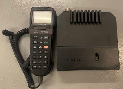 Simrad VHF Rs82