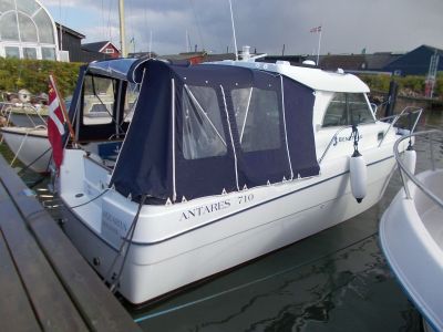 Beneteau Antares 710