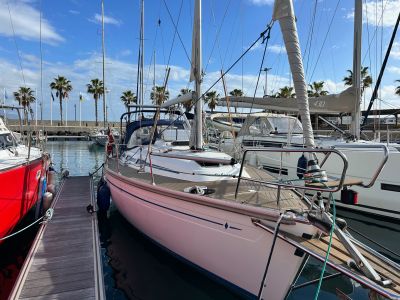 Bavaria 37